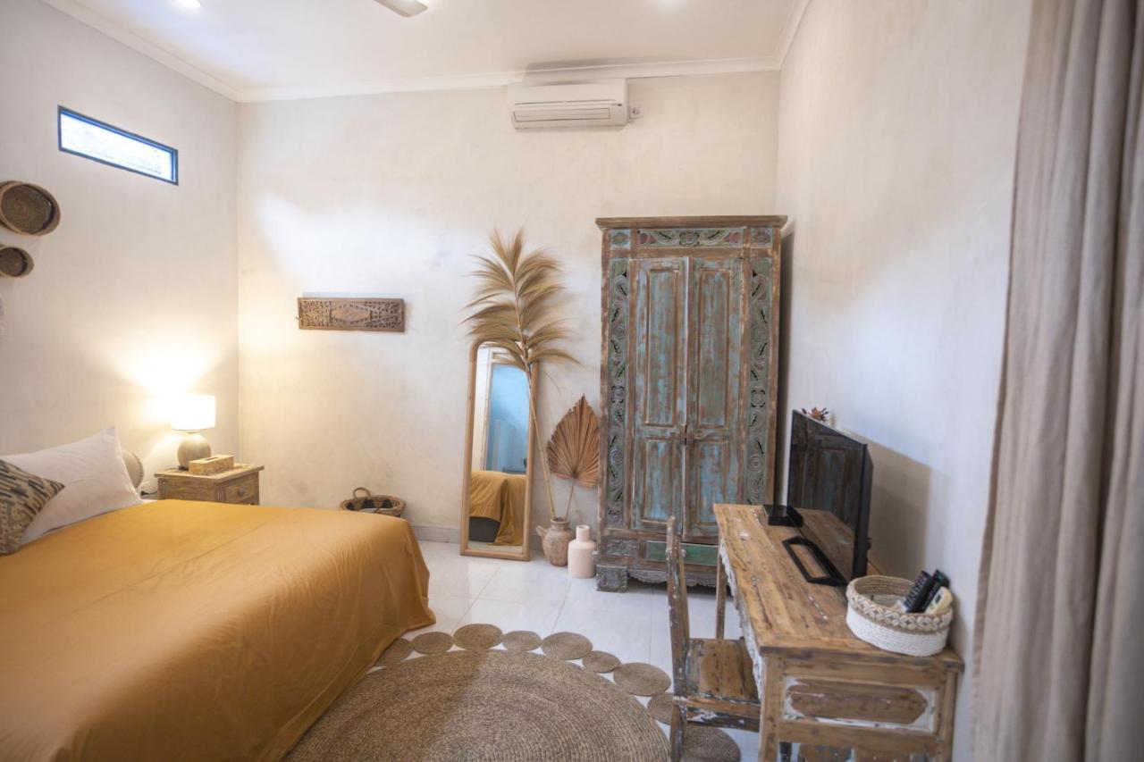 Gypsy Moon Bali Hostel Canggu  Exterior photo